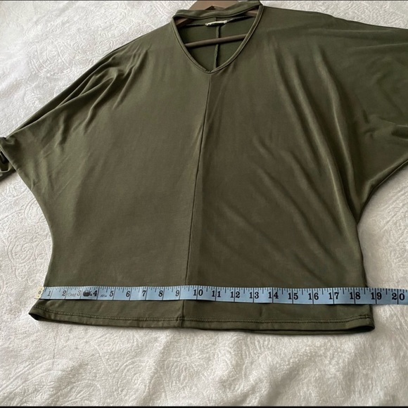 Chocker Neck • Soft Green Dolman - Picture 4 of 8